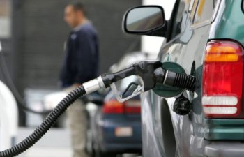 İki aylıq azalmadan sonra Rusiyada benzin bahalaşır