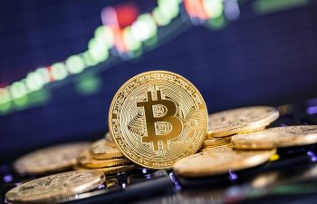 Bitcoin artıb, Ethereum və XRP azalıb