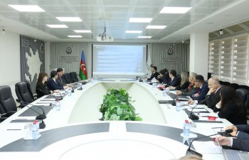 İİTKM dövlət qurumları ilə məhkəmə ekspertizası üzrə tədbirləri müzakirə edib