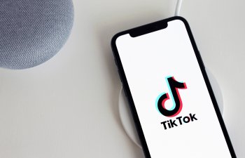 Təhlükəsiz İnternet Günü: TikTok 2025-ci ilin üçüncü rübündə 32 milyondan çox canlı yayımı bloklayıb