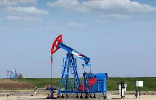 Neft zəif artıma doğru dəyişir, Brent bir barel üçün 70,67 dollara qalxır