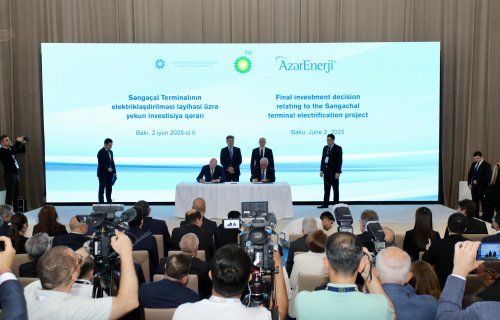 Şəfəq GES və Səngəçal terminalının elektrikləşdirilməsi üzrə yekun investisiya qərarları imzalanıb
