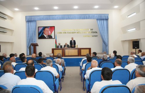 Bərdədə taxıl biçini prosesinin mütəşəkkil təşkilinə həsr olunmuş regional müşavirə keçirilib
