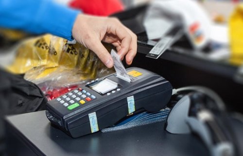 Azərbaycanda nağdsız ödənişlərin payı 67%-ə çatıb