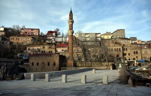 Tarixlə təbiətin qovuşduğu Anadolu incisi Bitlis