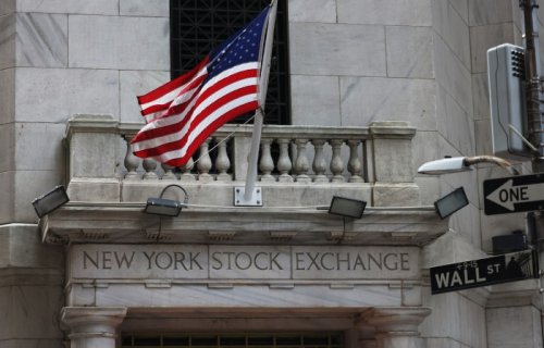 Dow Jones, S&P 500, Fed toplantısından sonra mənfi ərazidə sona çatır, Nasdaq yüksəlir