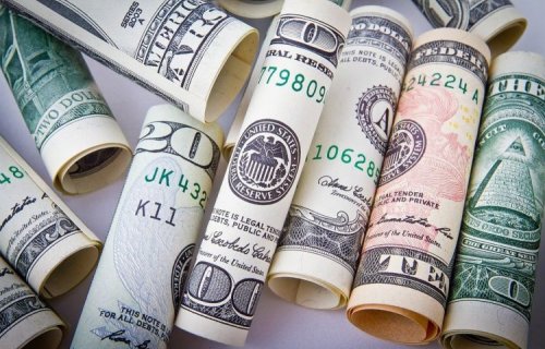Səudiyyə Ərəbistanı 10 milyard dollara qədər kredit cəlb edə bilər.