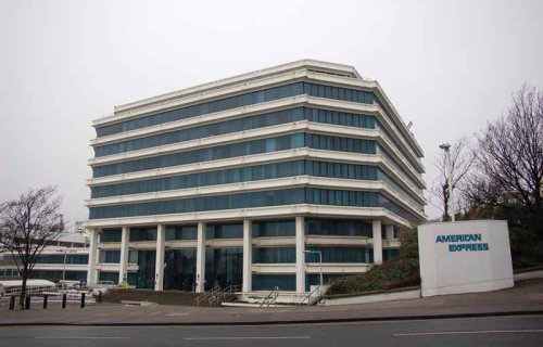 American Express rekord gəlir və 16% xalis mənfəət artımı ilə güclü rüb tamamladı