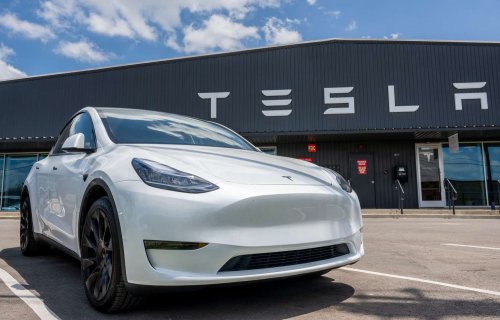 Tesla ABŞ-da 12 963 avtomobili batareya problemi səbəbindən geri çağırır