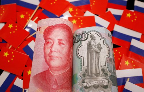 Rubl vergi təzyiqindən sonra zəifləyir, yuan isə möhkəmlənir