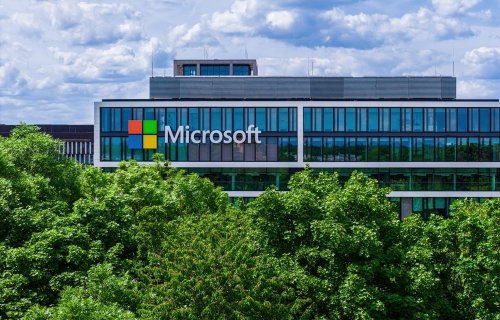 Microsoft qlobal elektrik istehlakının 100%-ni bərpa olunan enerji ilə əvəz edərək əsas dayanıqlıq hədəfinə çatıb