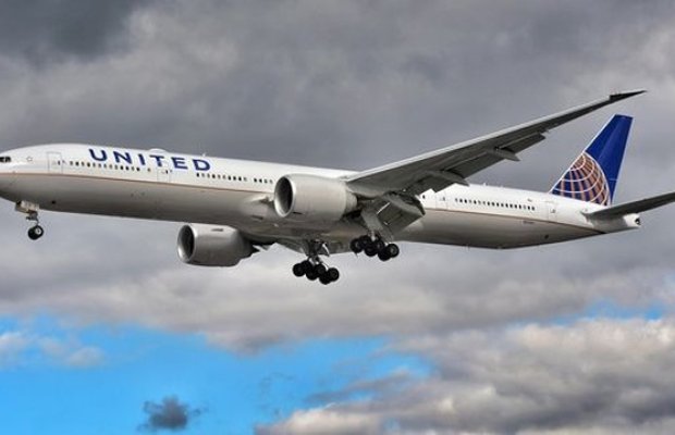 United Airlines yanvarın 20-dən etibarən ABŞ hökuməti uçuşlarının azaldığını bildirir