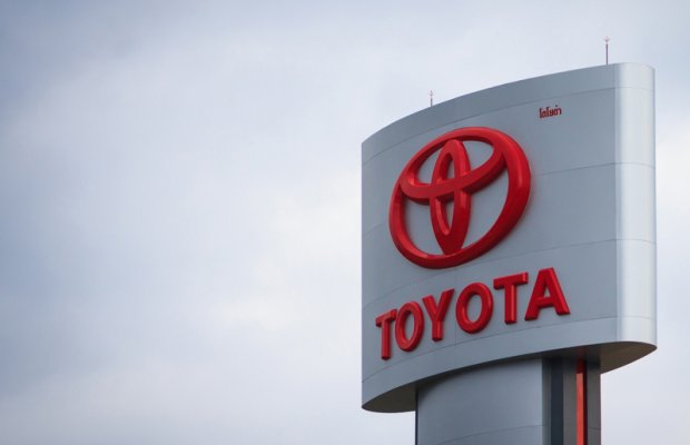 Toyota-nın gəlirləri azalıb