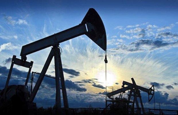 Cümə axşamı neftin qiyməti artıb, Brent bir barel üçün 61,5 dollara satılır