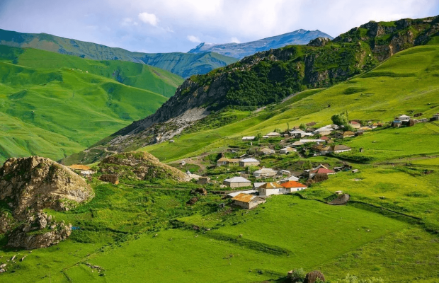 Quba-Qusar turu: Laza şəlaləsi, Qəçrəş meşəsi və daha nələr