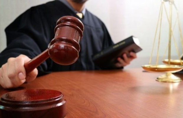 Küllü miqdarda pulun mənimsənilməsi ilə bağlı məhkəmə prosesi davam edir