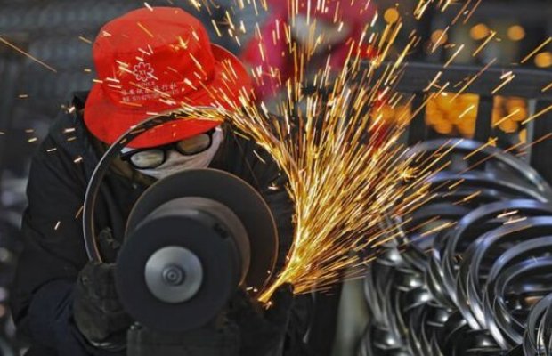 Tariflər vurulduqca Çinin Caixin istehsal PMI indeksi aşağı düşüb