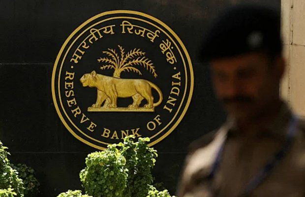 Hindistanın mərkəzi bankı gözlənilmədən əsas faiz dərəcəsini 50 bps azaldır