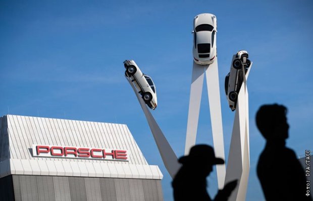 Porsche səkkizinci ildir ki, lüks brendlər arasında lider olaraq qalır