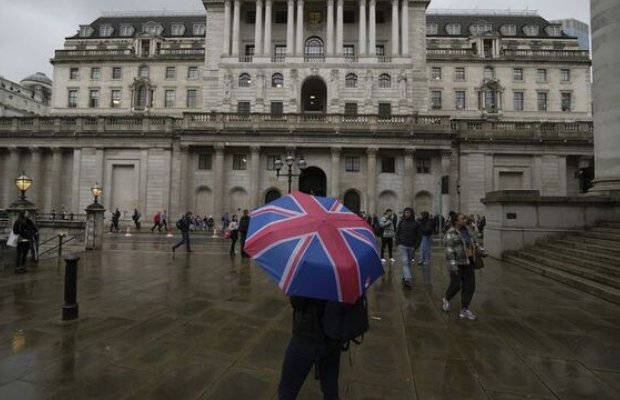 Böyük Britaniya iqtisadiyyatı gözlənildiyindən daha çox daralır