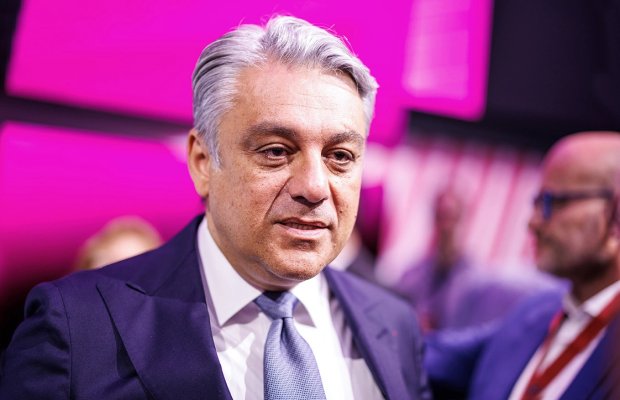 Renault-un baş direktoru Luka de Meo iyulun 15-də şirkəti tərk edəcək