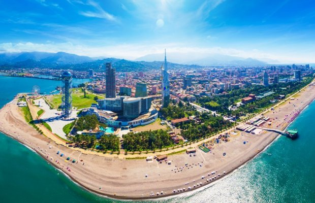 649 dollara Tbilisi, Batumi, Martvili və Trabzonu əhatə edən yay turu