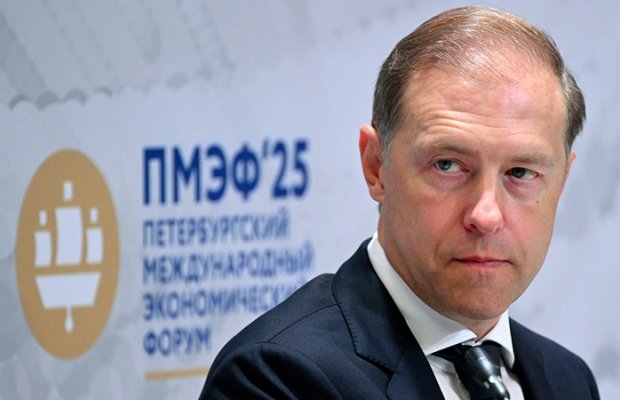 Manturov bildirib ki, e-Neva elektromobilinin istehsalı layihəsi dayandırılıb