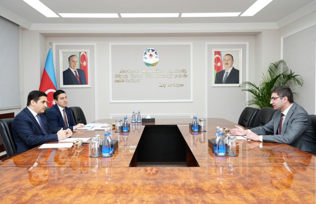Nazir Fərid Əhmədov “Yüksəliş” müsabiqəsinin qalibləri ilə görüşüb