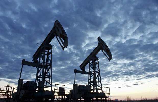Neftin ucuzlaşması güclənir, Brent 5%-dən çox itirir