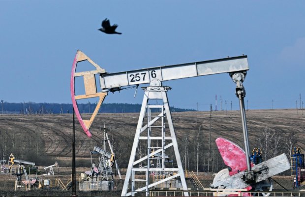 Neftin qiyməti enməkdə davam edir, Brent bir barel üçün 69,6 dollardan aşağı satılır