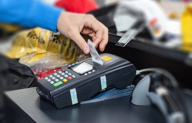 Azərbaycanda nağdsız ödənişlərin payı 67%-ə çatıb