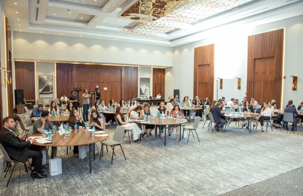 AZSTAND Azərbaycan milli mətbuatının 150 illiyinə həsr edilmiş seminar keçirib