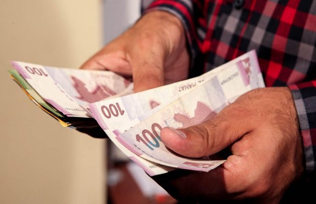 Bakı şəhərində orta aylıq əməkhaqqı 1385 manatı keçdi