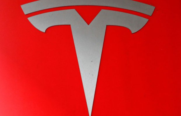 Tesla Ostində robotaksi xidmətini genişləndirir