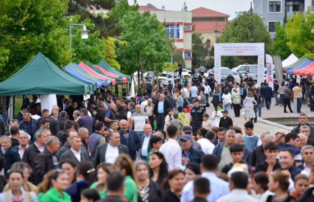 Aqrar Biznes Festivalları çərçivəsində keçirilən kredit yarmarkalarında fermer və sahibkarlıq subyektlərinə 1 milyon manata yaxın kredit ayrılıb