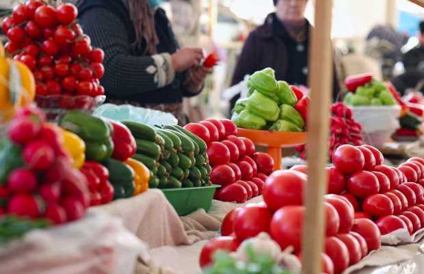 İyun ayında meyvə-tərəvəzin qiymətləri 1,9% ucuzlaşıb