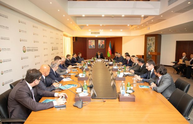 Taleh Kazımov bank rəhbərləri ilə bank sektorunun inkişafını müzakirə edib
