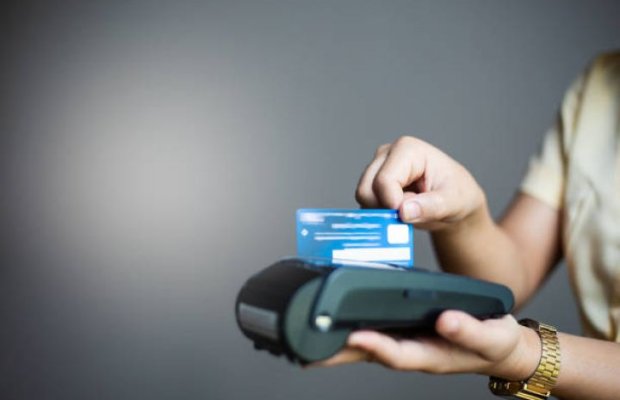 Azərbaycanda ödəniş kartlarının sayı və ölkədaxili nağdsız əməliyyatların həcmi açıqlanıb
