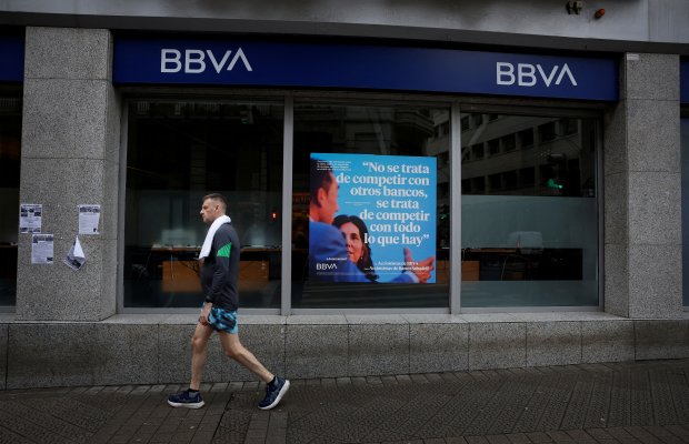 Sabadell-in direktorlar şurası səhmdarlara səhmlərini BBVA-ya satmamağı tövsiyə edir