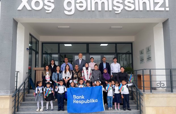 Bank Respublika Ağdamda ilk dəfə məktəbə gedəcək birinciləri sevindirdi