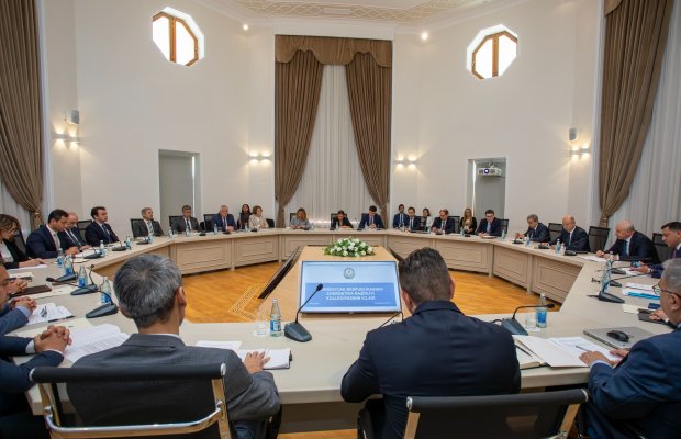 Energetika Nazirliyində “yaşıl enerji” və strateji layihələrin icrası müzakirə olunub