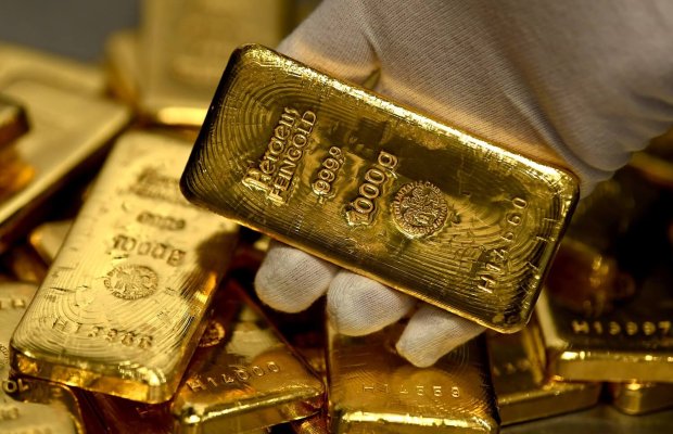 Dünənki enişdən sonra qızıl yenidən böyüməyə başlayıb, unsiya üçün 4000 dolları keçib.