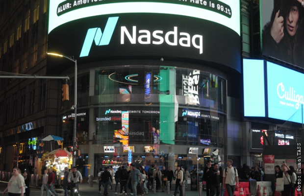 S & P 500 və NASDAQ indeksləri çərşənbə axşamı günü düşdü, Dow Jones yüksəldi