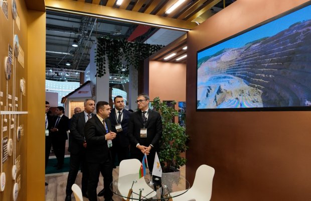 “AzerGold” 5-ci “Rebuild Karabakh” sərgisində qızıl, gümüş sikkə və geoloji layihələrini nümayiş etdirib