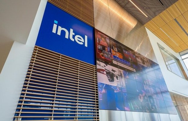 Intel 3-cü rübü xalis mənfəətlə başa vurdu, gəlir proqnozu üstələdi