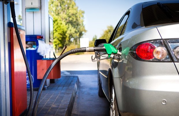 Azərbaycanda avtomobil benzini istehsalı artıb