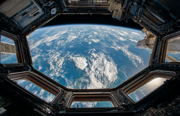 Çin "Şençjou-20" heyətinin orbital stansiyadan qayıtmasını təxirə salıb.