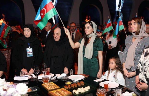 “Mənim Oğlum Qəhrəmandır!” layihəsinin himni ilk dəfə şəhid analarının və atalarının qarşısında səsləndi