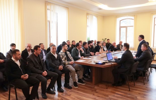 Şəki şəhərində sahibkarlar üçün “Mənşə sertifikatı” alt modulundan istifadəyə dair maarifləndirici görüş keçirilib